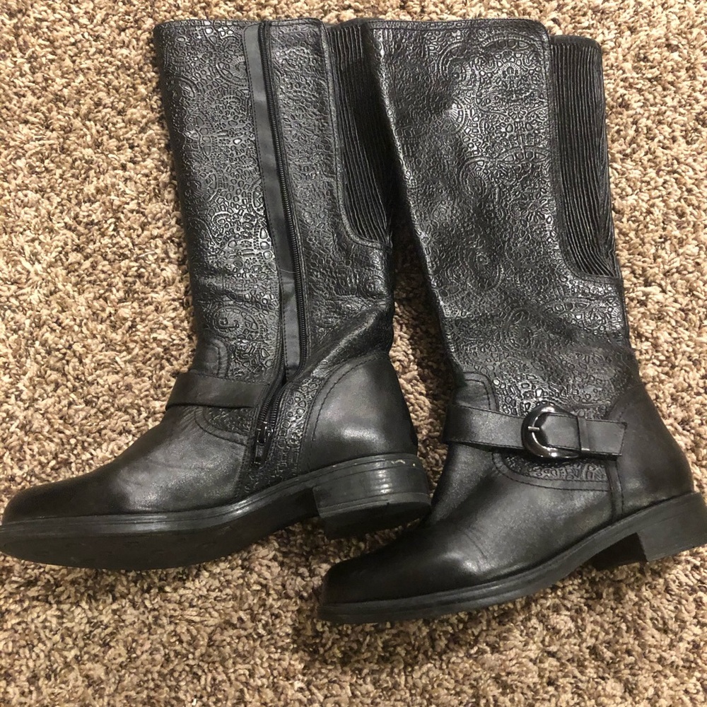 Women’s black knee high boots